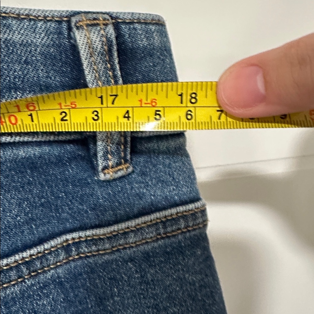 Plus Size High-Rise Women's Jeans in Medium Blue Wash; Curve Appeal Dream Weave - Picture 7 of 7